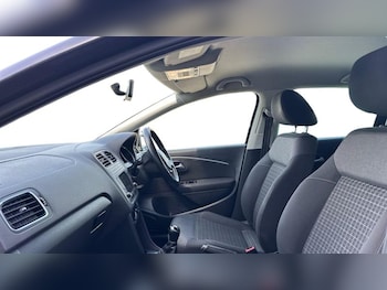 Used Volkswagen Polo 2016 for sale - 78543139: Photo