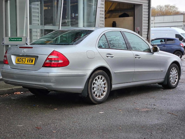 Used Mercedes-Benz E Class 2003 for sale - 73547150: Photo 9