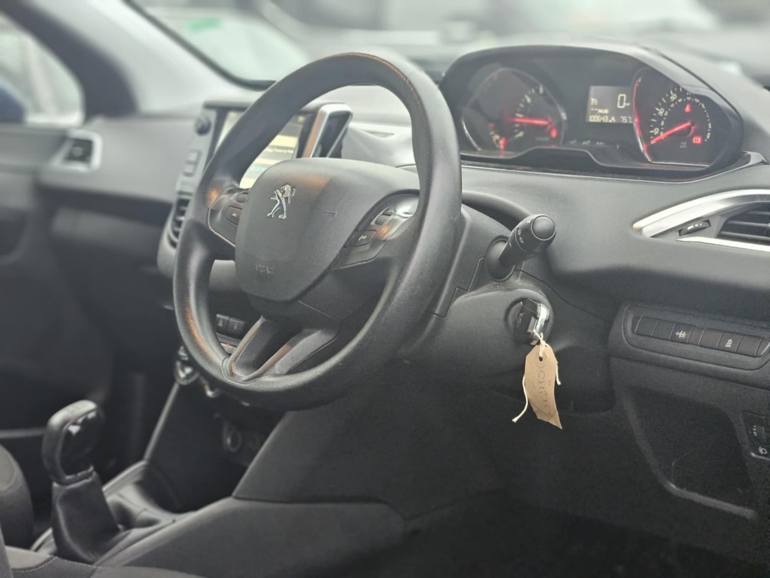 Used Peugeot 208 2013 for sale - 76149923: Photo 11