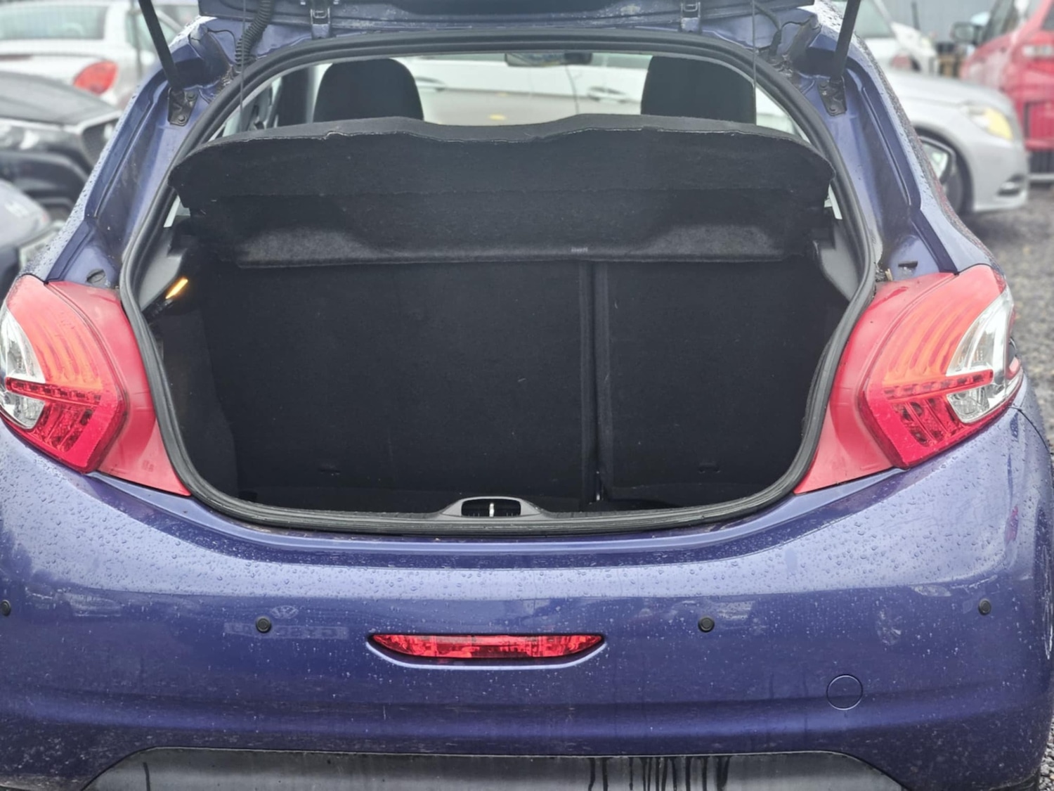 Used Peugeot 208 2013 for sale - 76149923: Photo 17