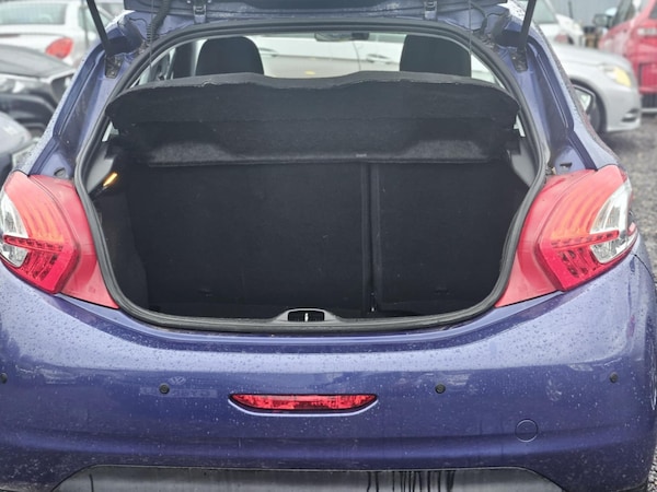 Used Peugeot 208 2013 for sale - 76149923: Photo 17