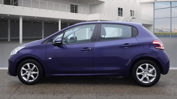 Used Peugeot 208 2013 for sale - 76149923: Photo 6