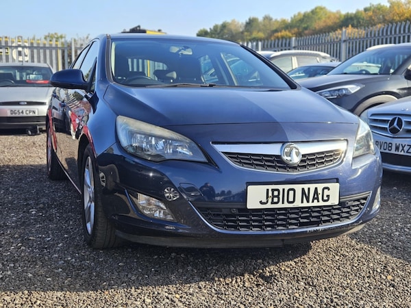Used Vauxhall Astra 2010 for sale - 76249923: Photo 2