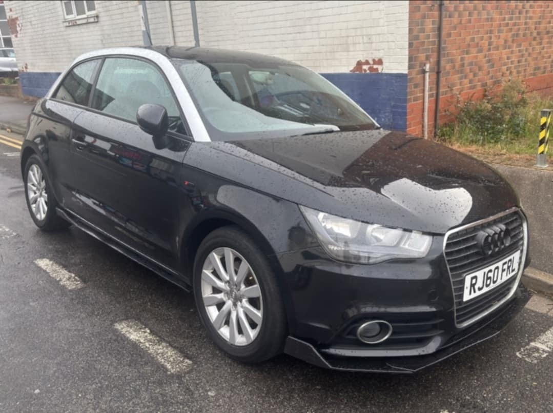Used Audi A1 2011 for sale - 76377028: Photo 2