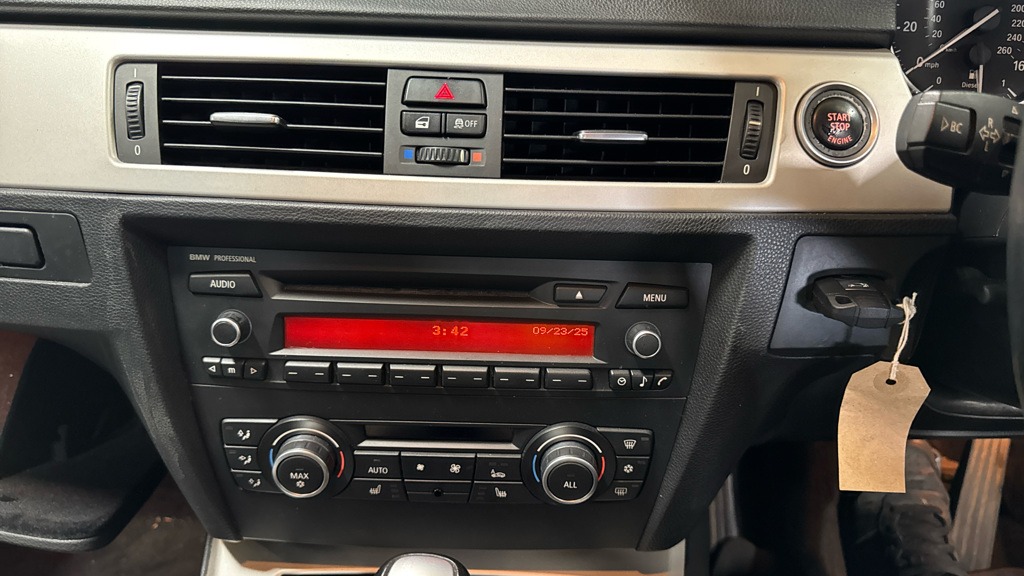 Used BMW 3 Series 2011 for sale - 76174372: Photo 10