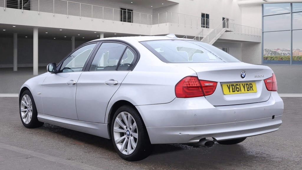 Used BMW 3 Series 2011 for sale - 76174372: Photo 3