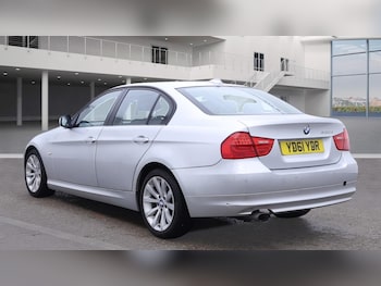 Used BMW 3 Series 2011 for sale - 76174372: Photo 3
