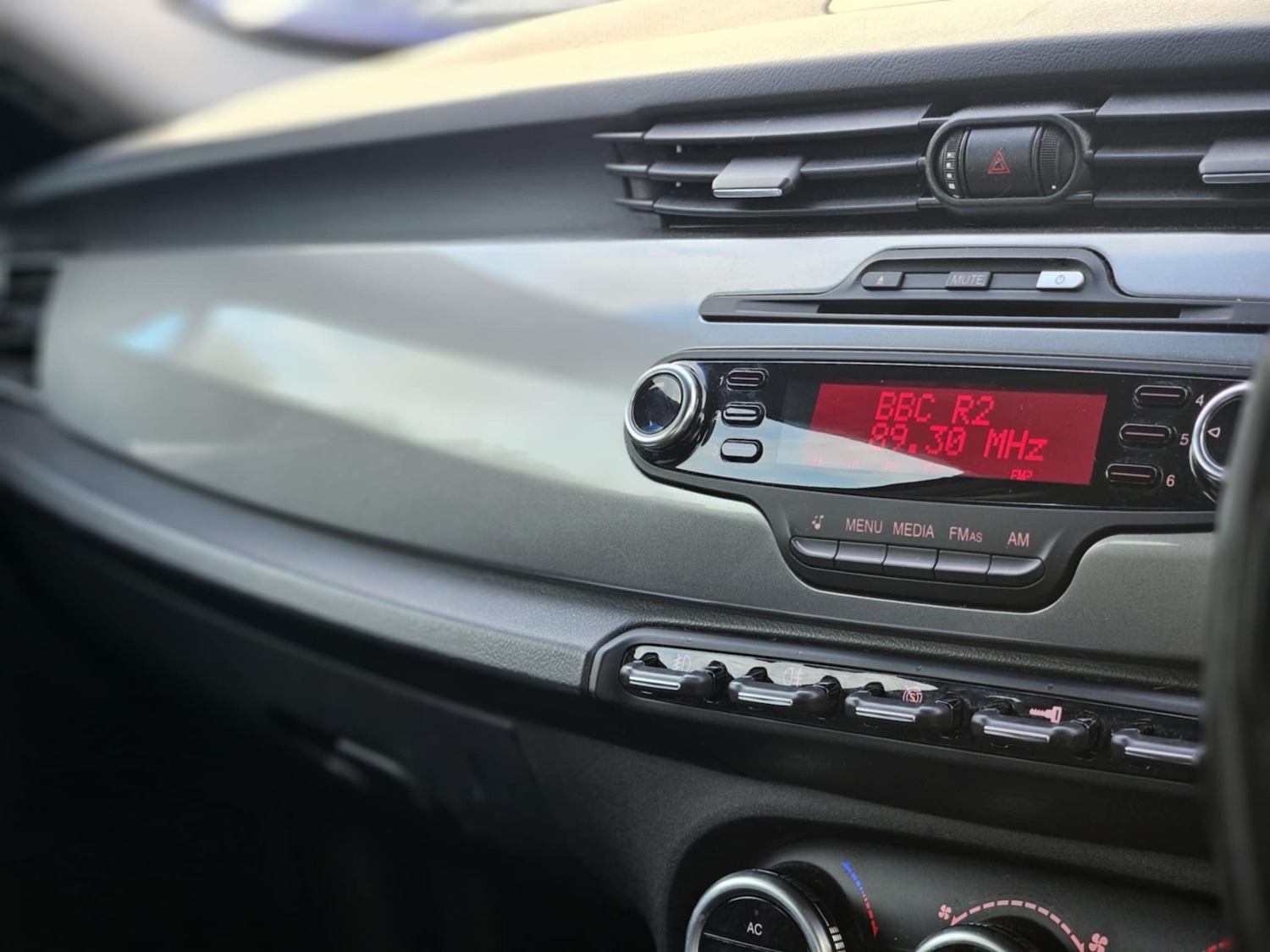 Used Alfa Romeo Giulietta 2010 for sale - 76019410: Photo 11