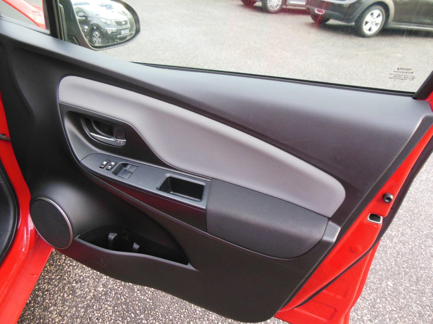 Used Toyota Yaris 2015 for sale - 77344275: Photo 17