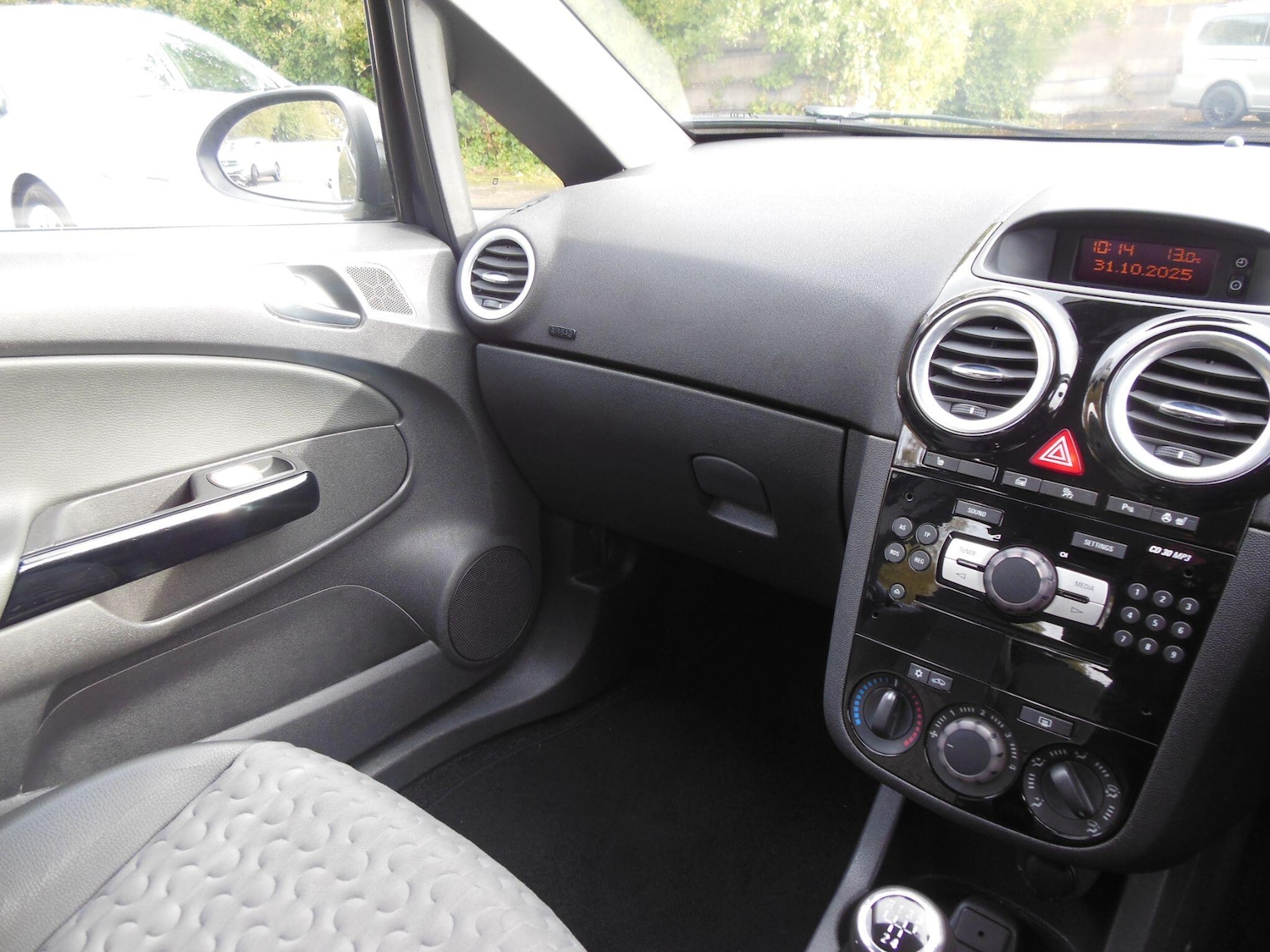 Used Vauxhall Corsa 2013 for sale - 76432774: Photo 17