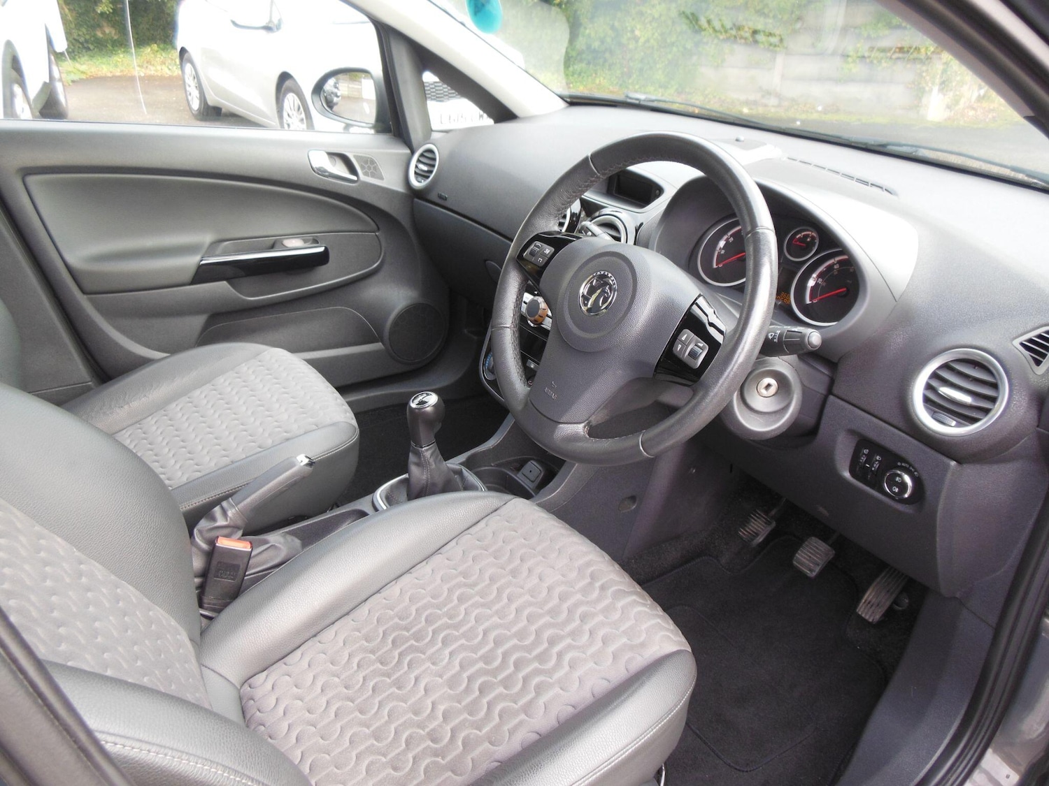 Used Vauxhall Corsa 2013 for sale - 76432774: Photo 9