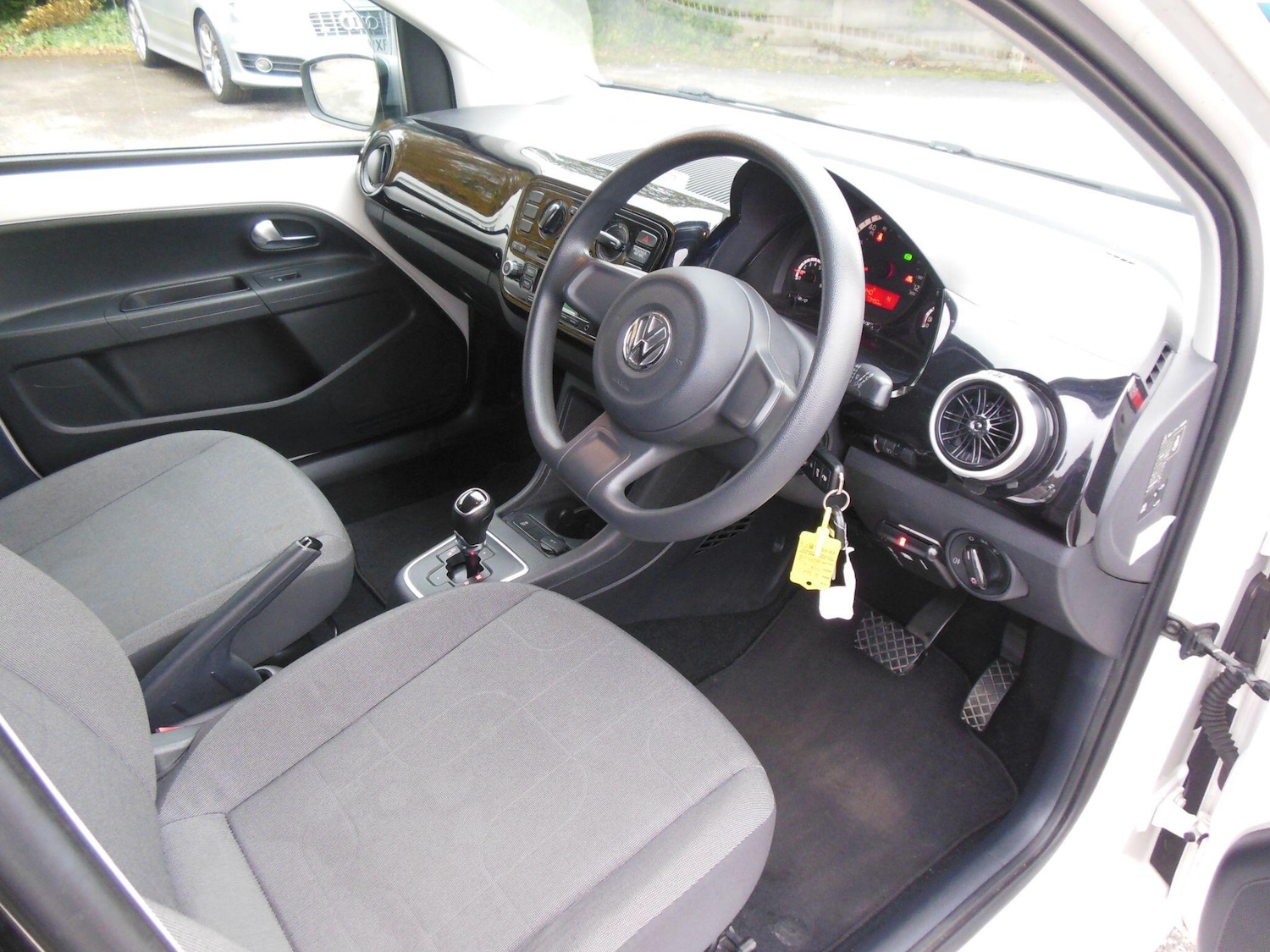 Used Volkswagen up! 2025 for sale - 76634271: Photo 17