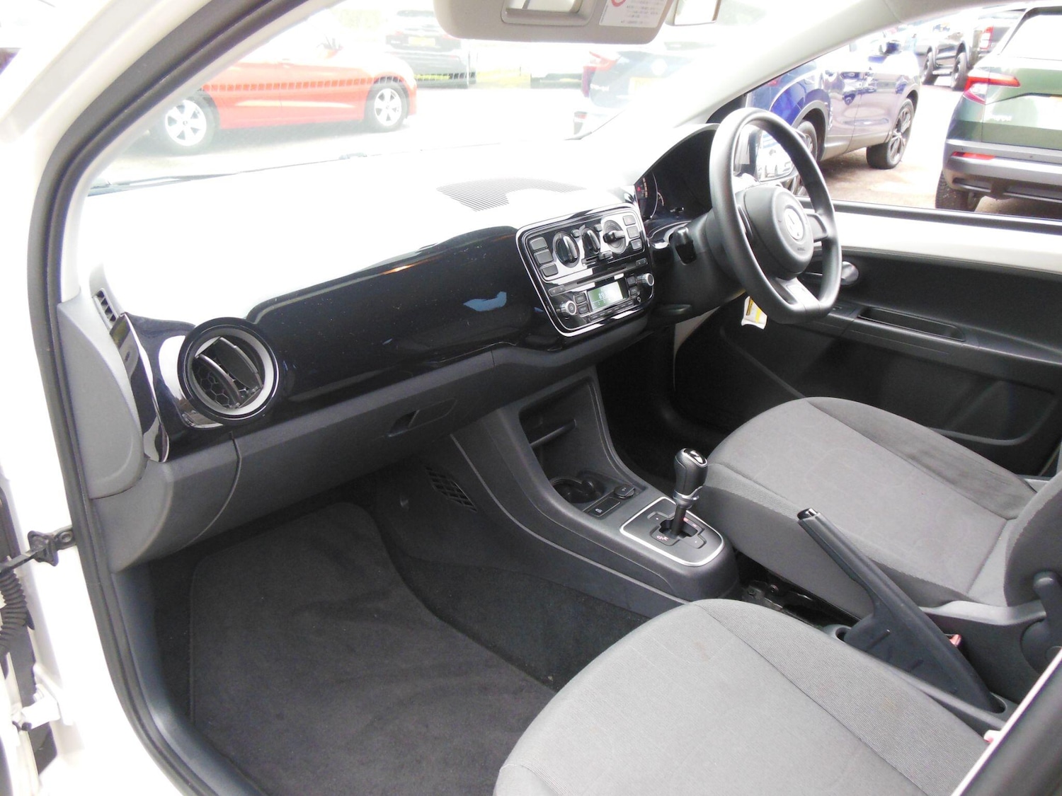 Used Volkswagen up! 2025 for sale - 76634271: Photo 22