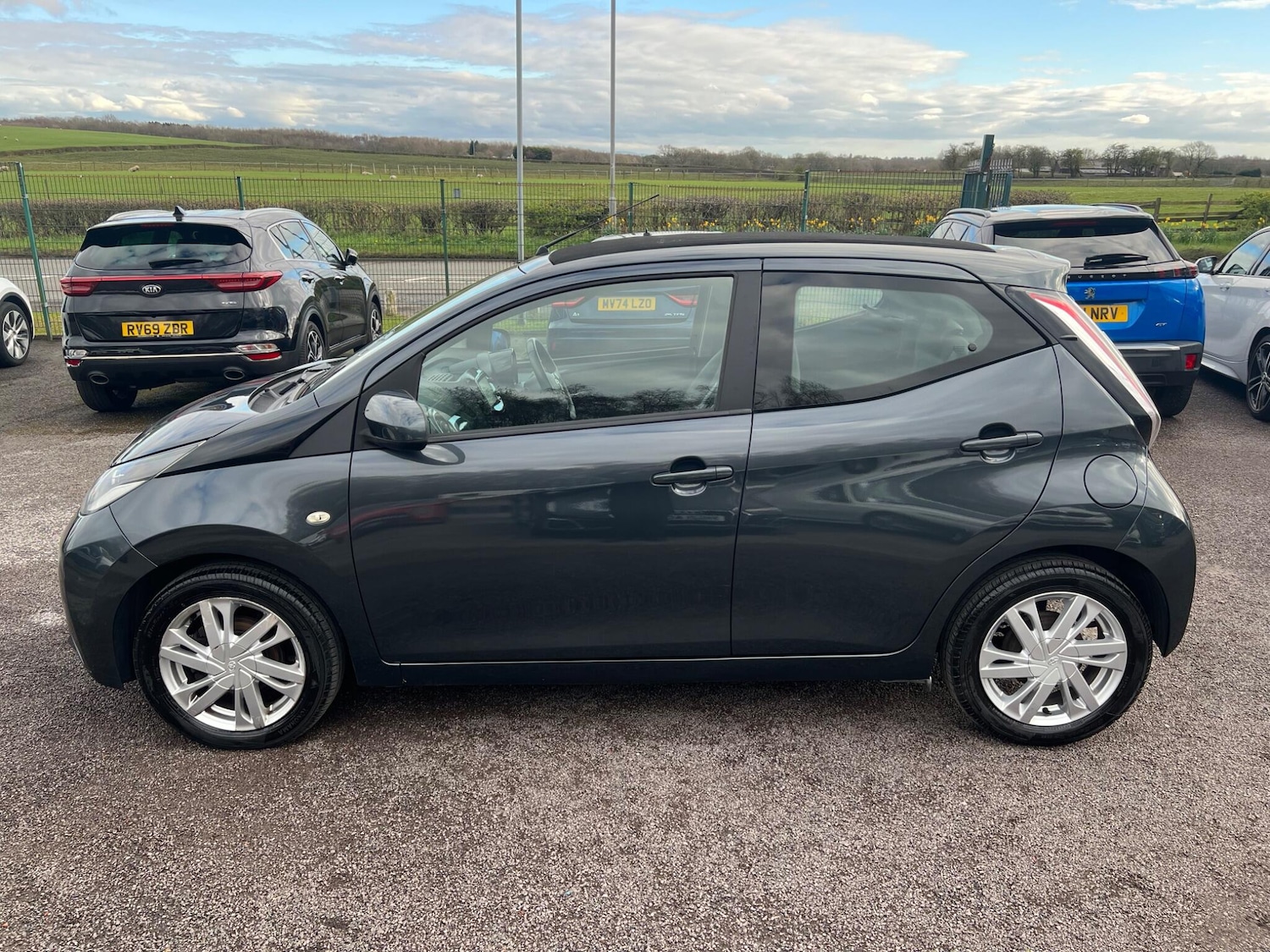 Used Toyota AYGO 2015 for sale - 78086108: Photo 4