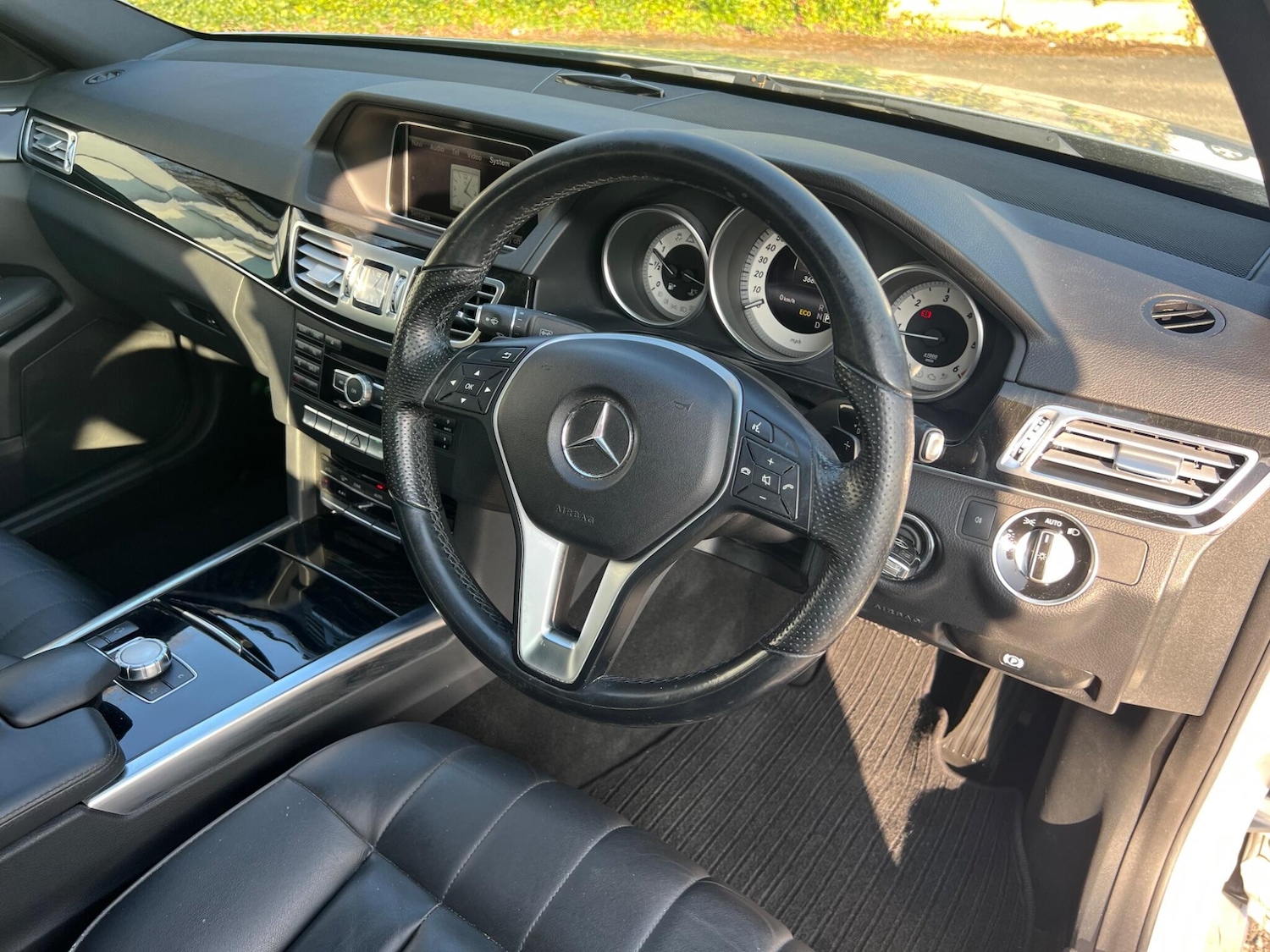 Used Mercedes-Benz E Class 2013 for sale - 77977992: Photo 20