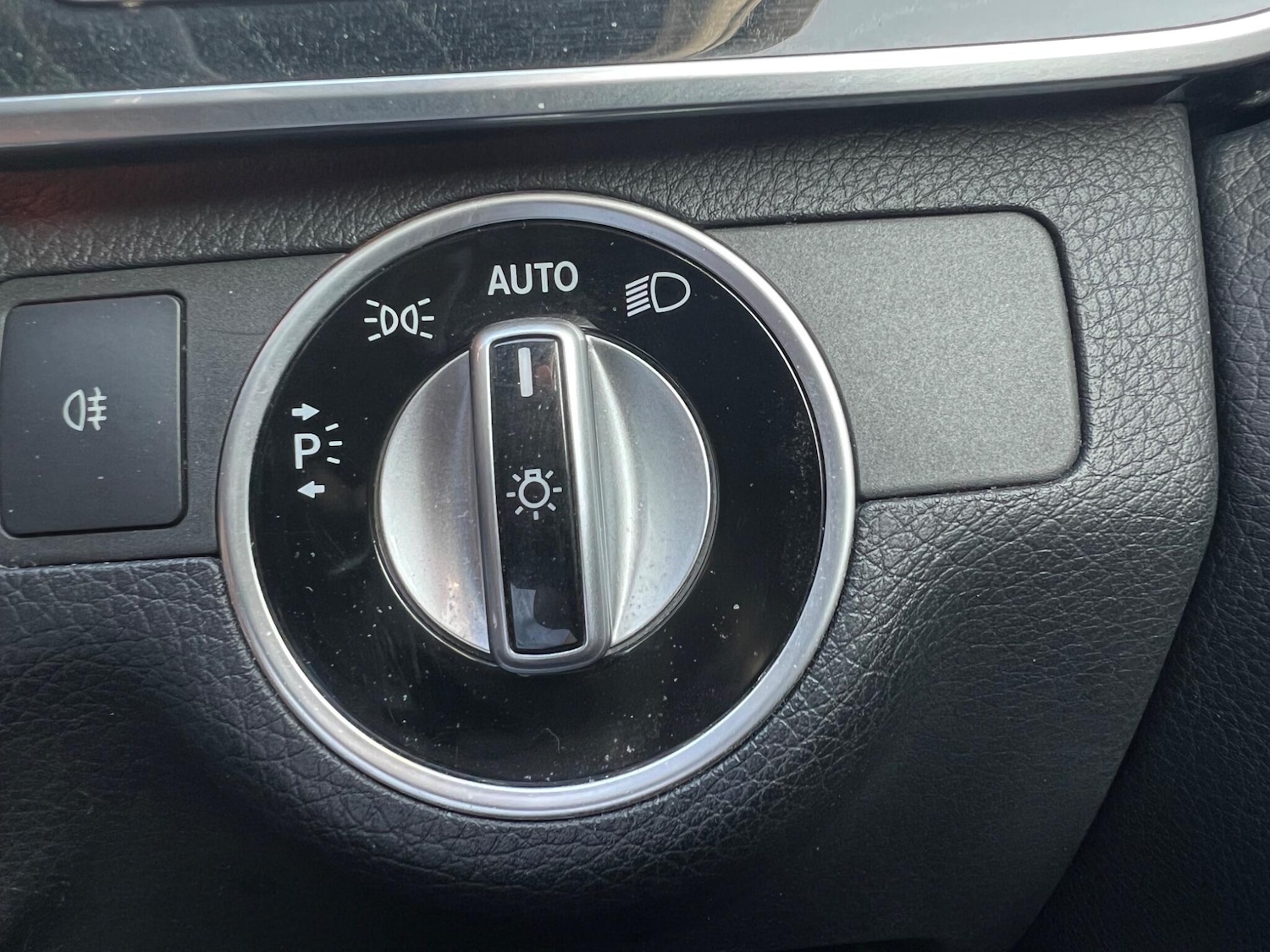 Used Mercedes-Benz E Class 2013 for sale - 77977992: Photo 21