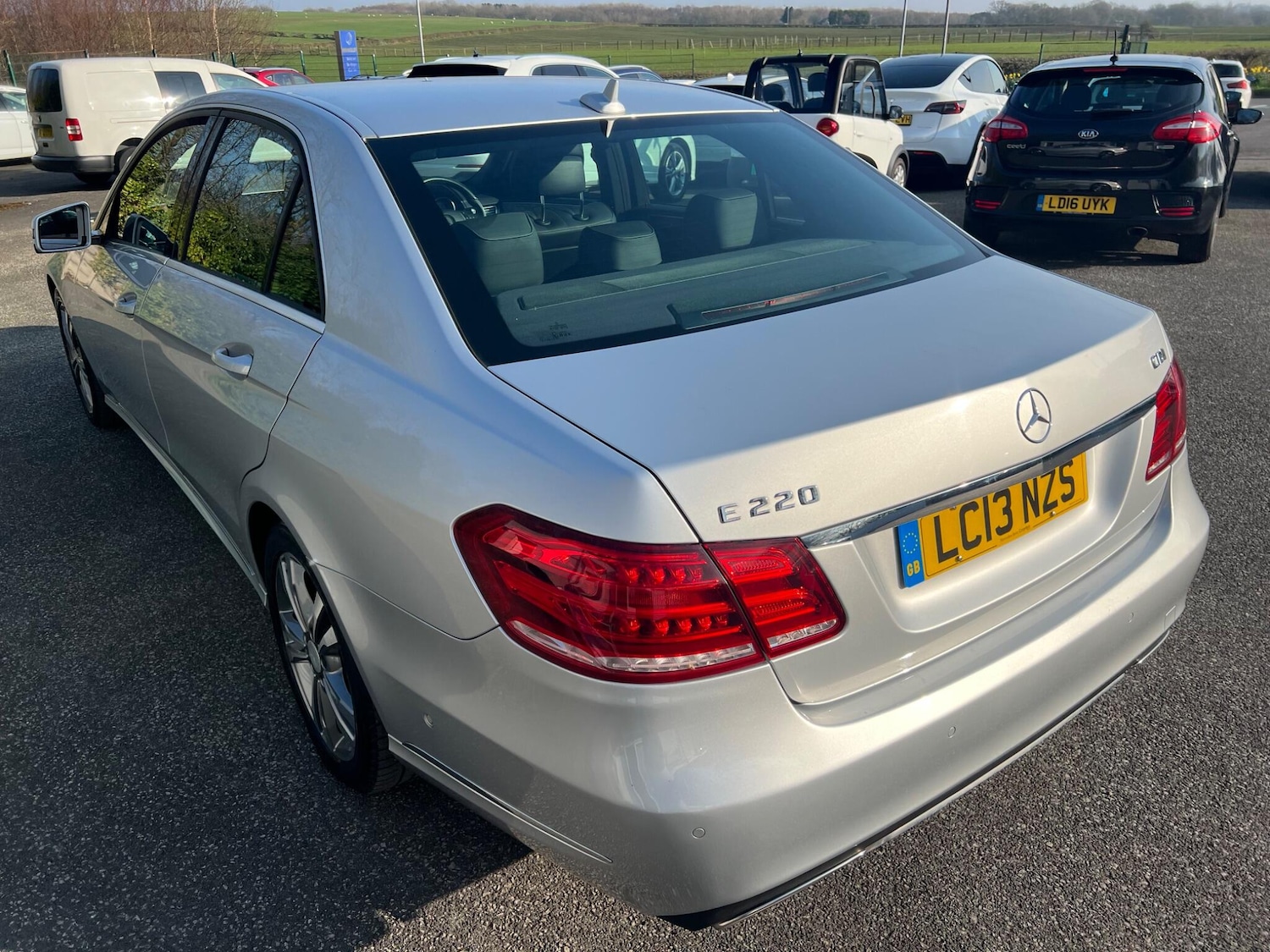 Used Mercedes-Benz E Class 2013 for sale - 77977992: Photo 6