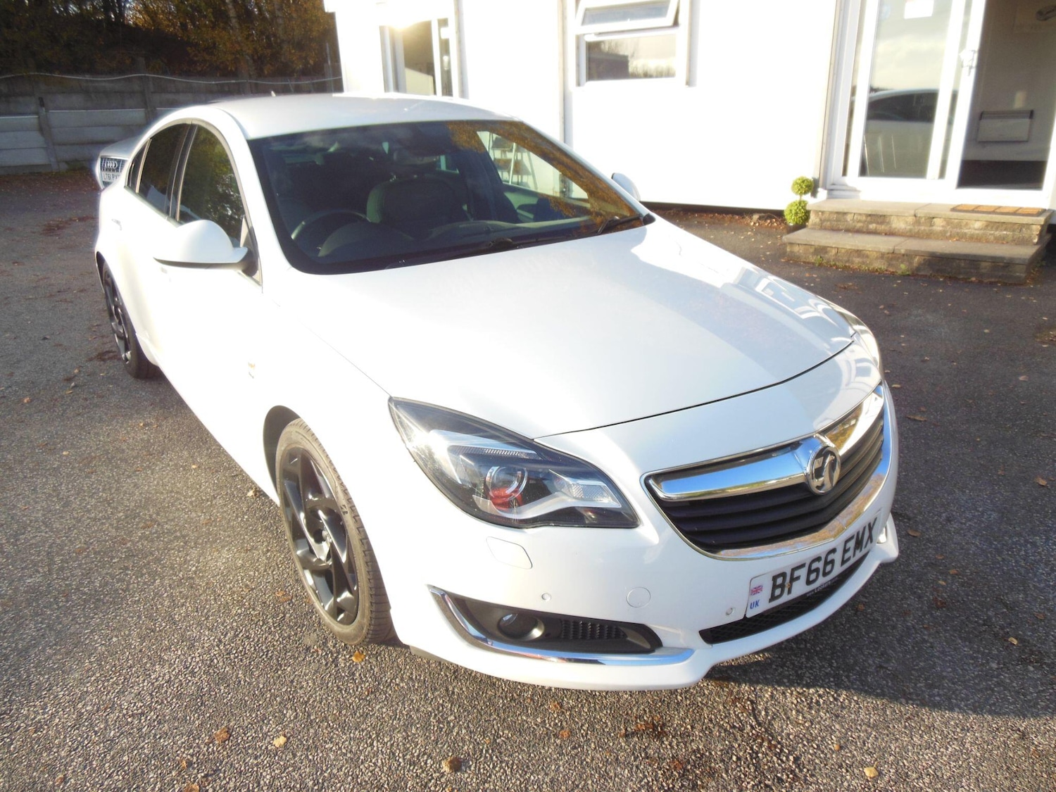 Used Vauxhall Insignia 2016 for sale - 76512590: Photo 1