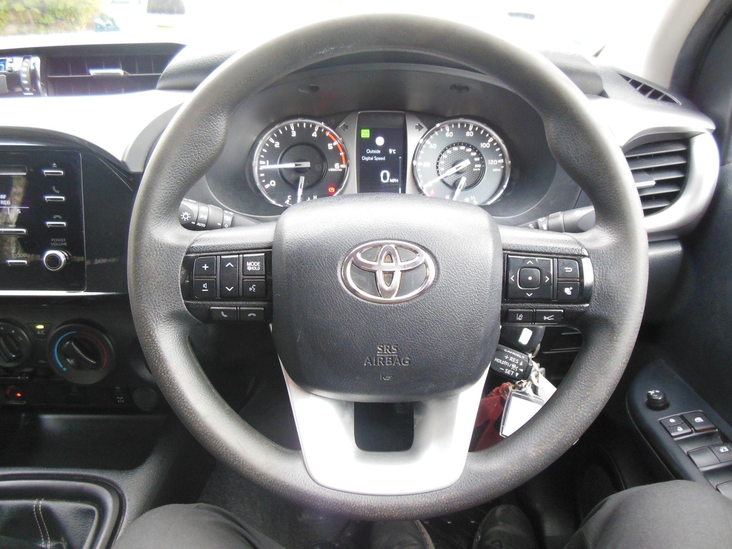 Used Toyota Hilux 2021 for sale - 76592122: Photo 21