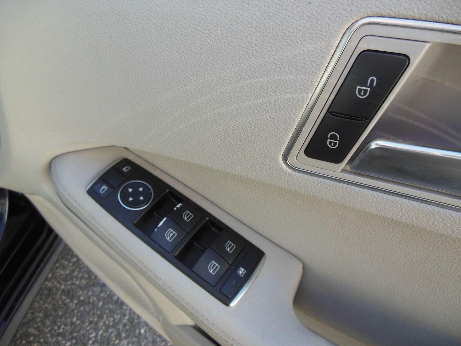 Used Mercedes-Benz E Class 2012 for sale - 77939806: Photo 17