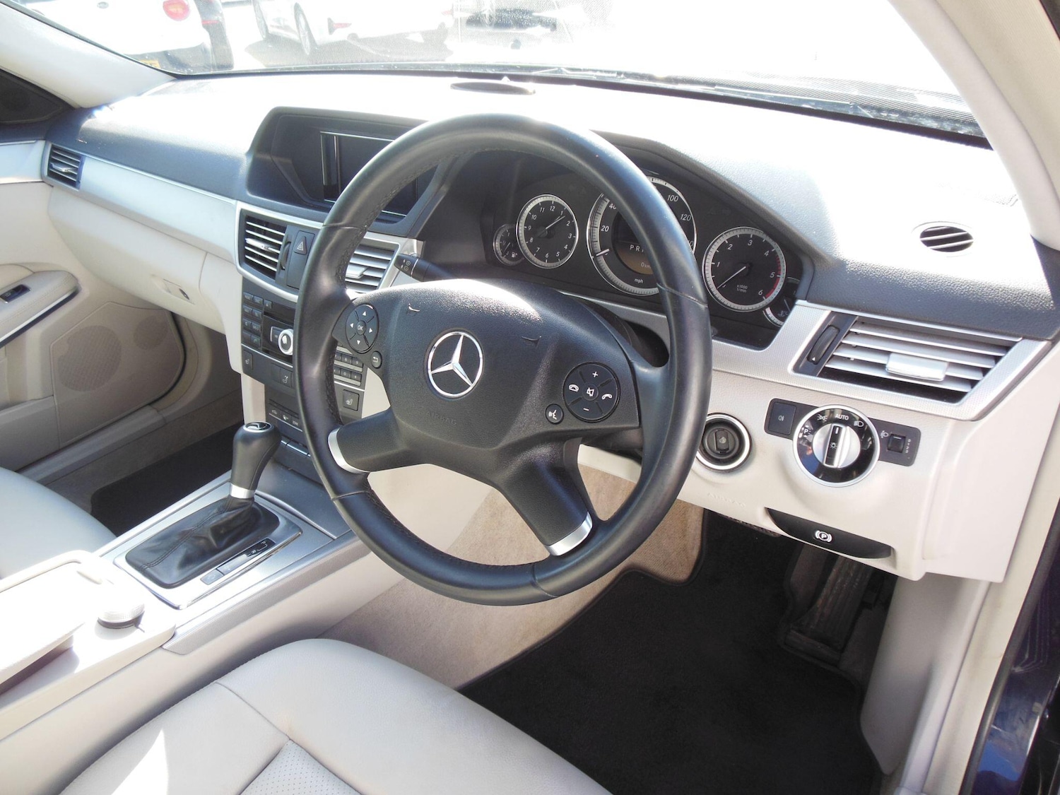 Used Mercedes-Benz E Class 2012 for sale - 77939806: Photo 18
