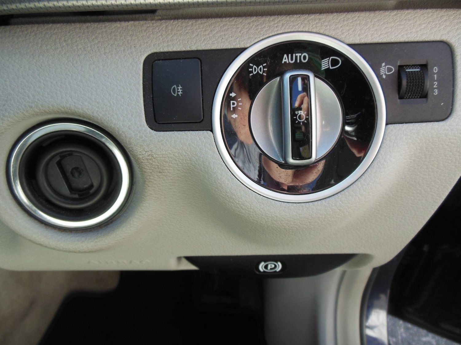 Used Mercedes-Benz E Class 2012 for sale - 77939806: Photo 20