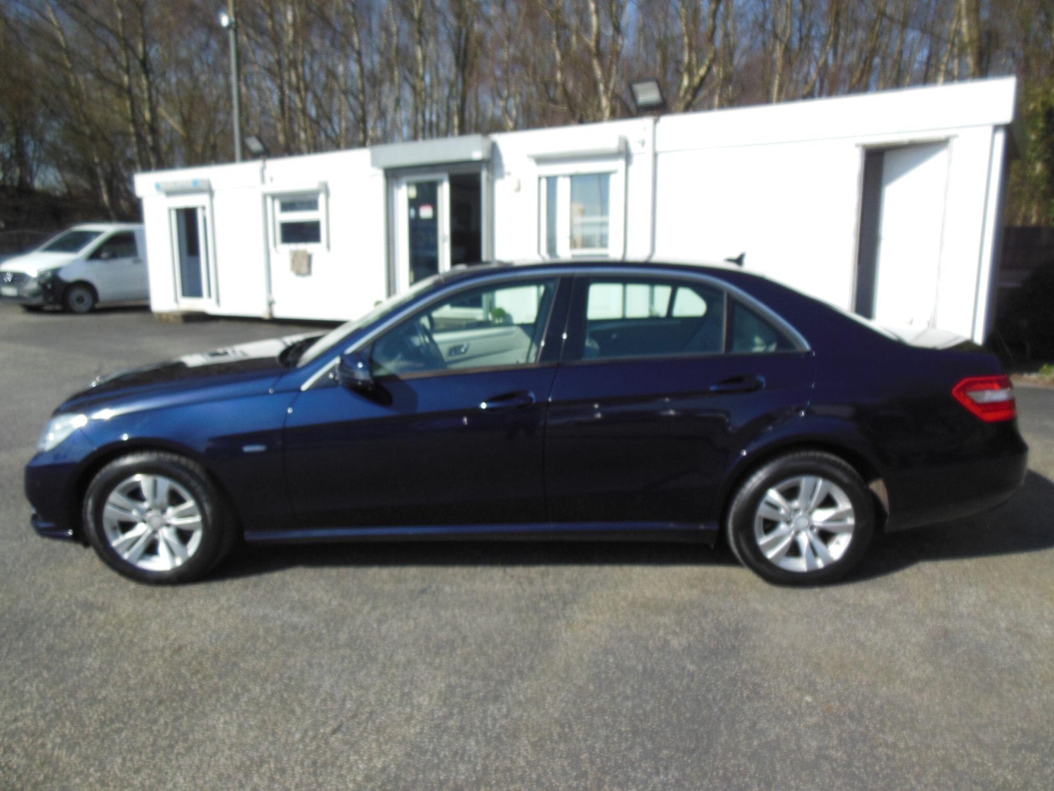 Used Mercedes-Benz E Class 2012 for sale - 77939806: Photo 4