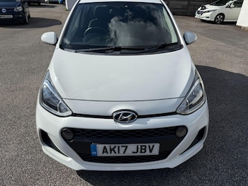 Used Hyundai i10 2017 for sale - 76121670: Photo