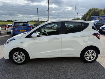 Used Hyundai i10 2017 for sale - 76121670: Photo