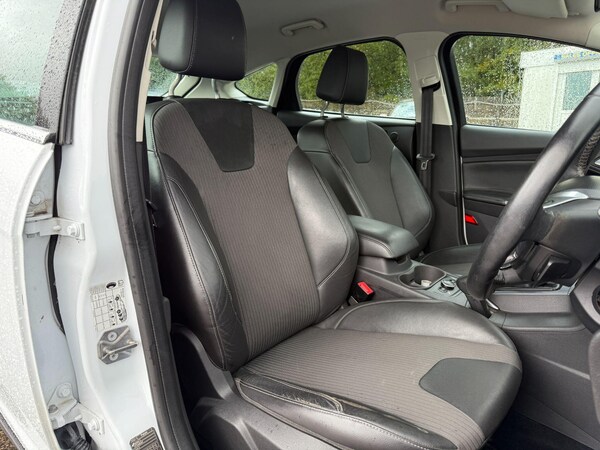 Used Ford Focus 2013 for sale - 76175316: Photo 17