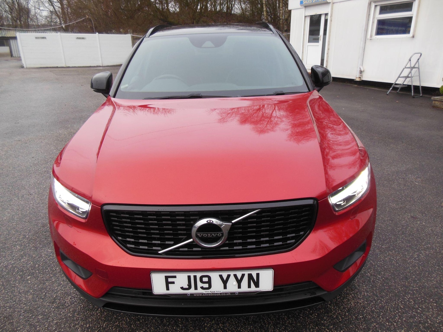 Used Volvo XC40 2019 for sale - 77143947: Photo 2