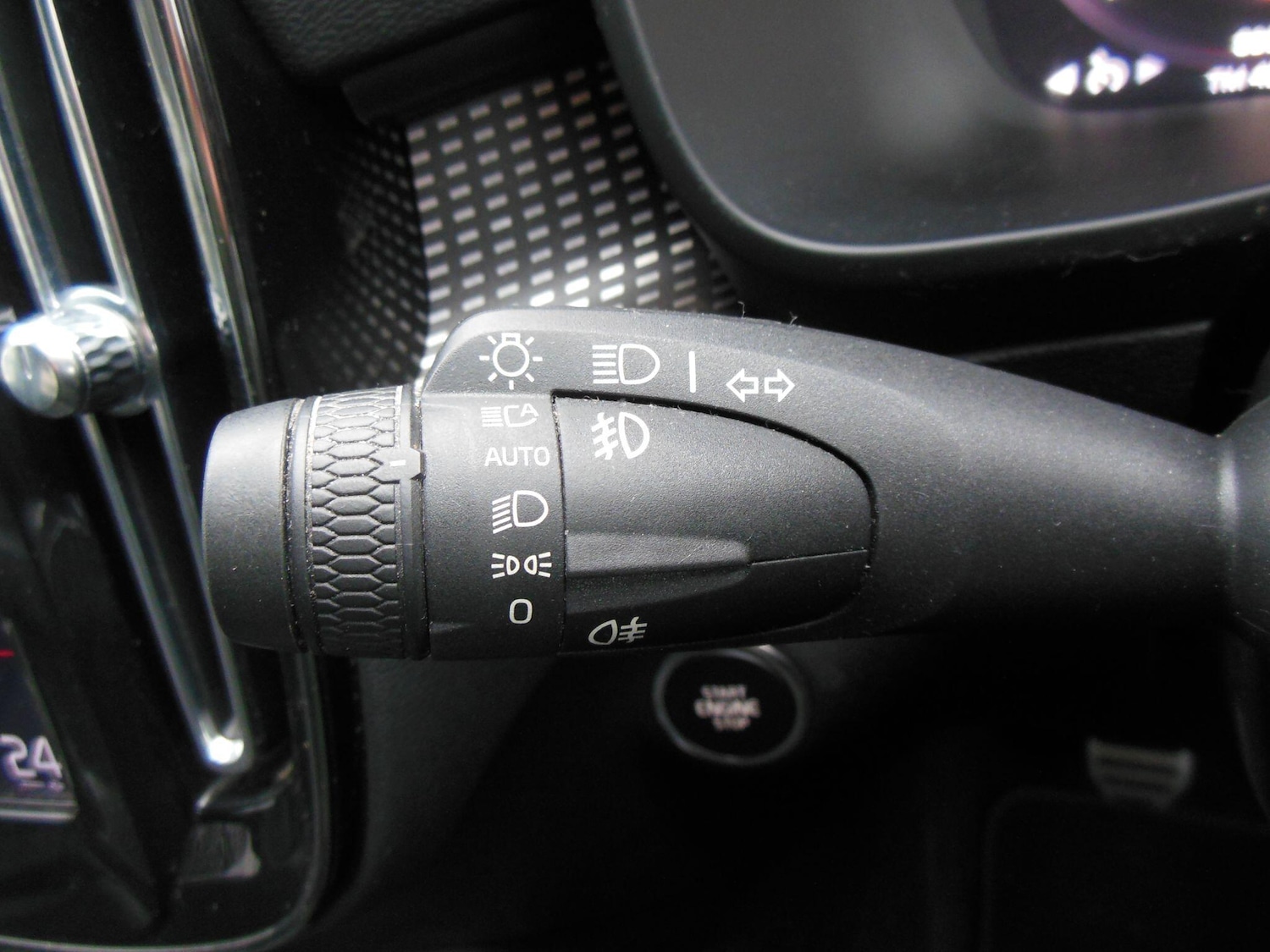 Used Volvo XC40 2019 for sale - 77143947: Photo 25