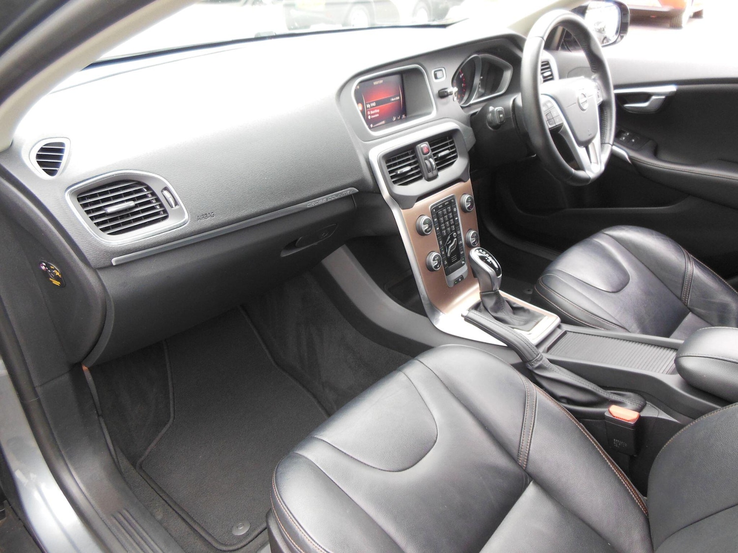 Used Volvo V40 2019 for sale - 77710149: Photo 12