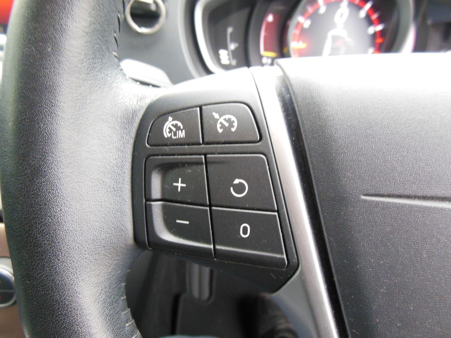 Used Volvo V40 2019 for sale - 77710149: Photo 16