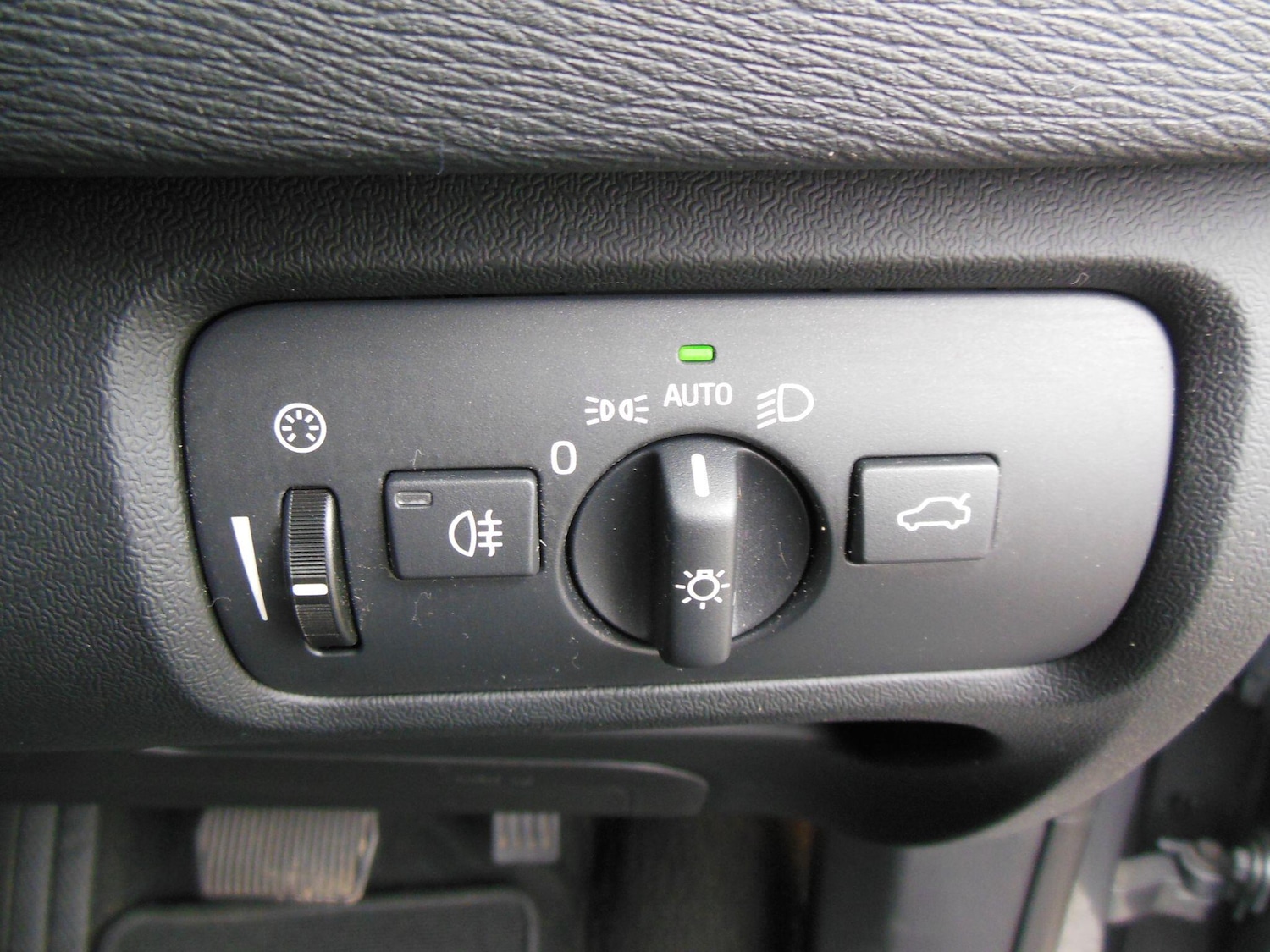 Used Volvo V40 2019 for sale - 77710149: Photo 23