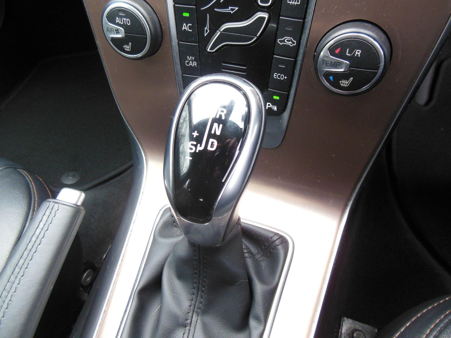 Used Volvo V40 2019 for sale - 77710149: Photo 24