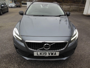 Used Volvo V40 2019 for sale - 77710149: Photo