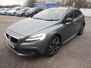 Used Volvo V40 2019 for sale - 77710149: Photo