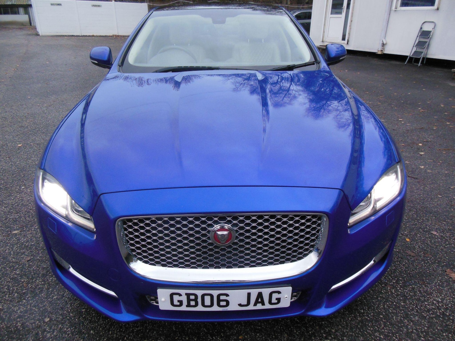 Used Jaguar XJ 2017 for sale - 76865353: Photo 2
