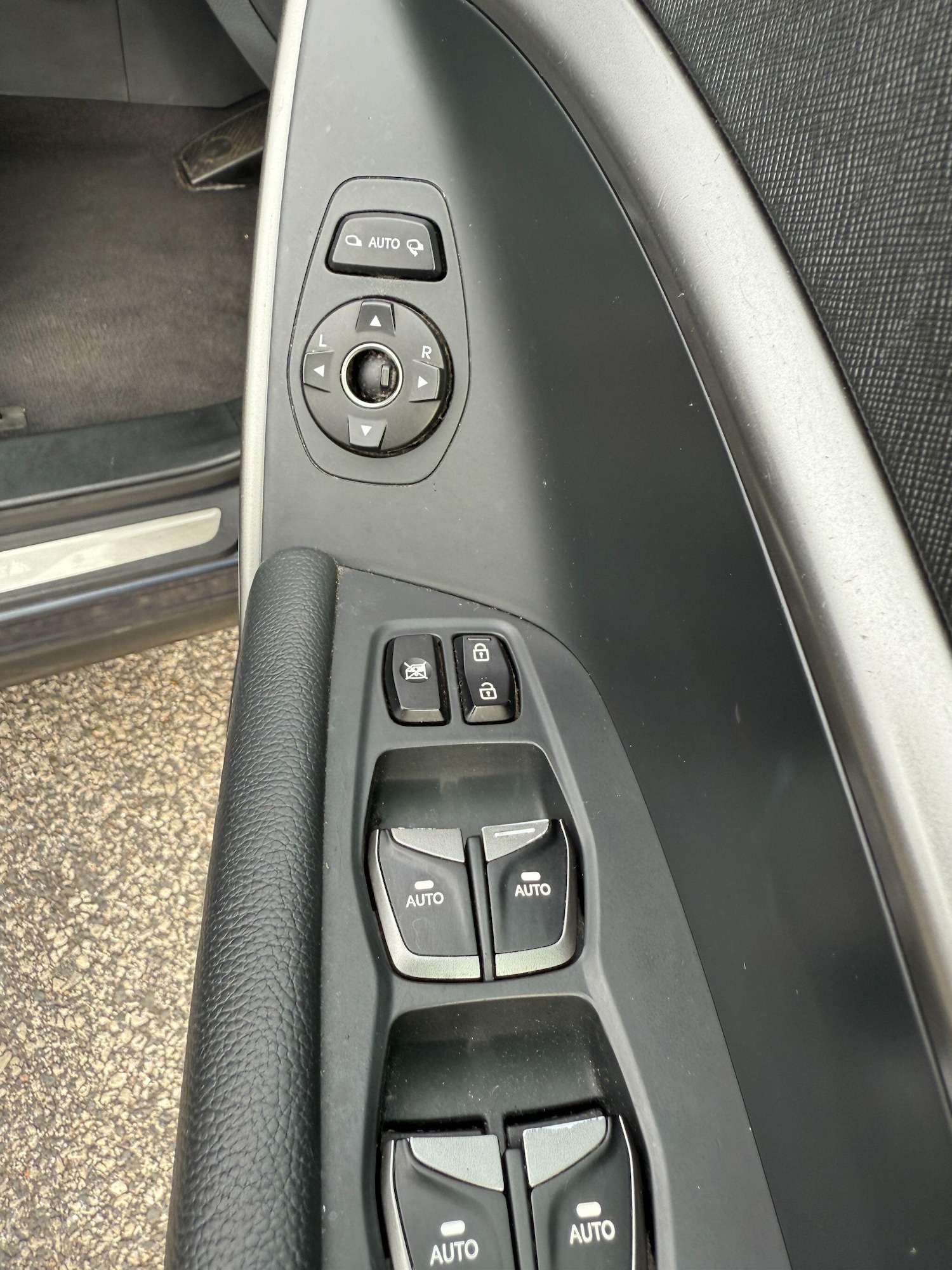Used Hyundai Santa Fe 2017 for sale - 76094671: Photo 17