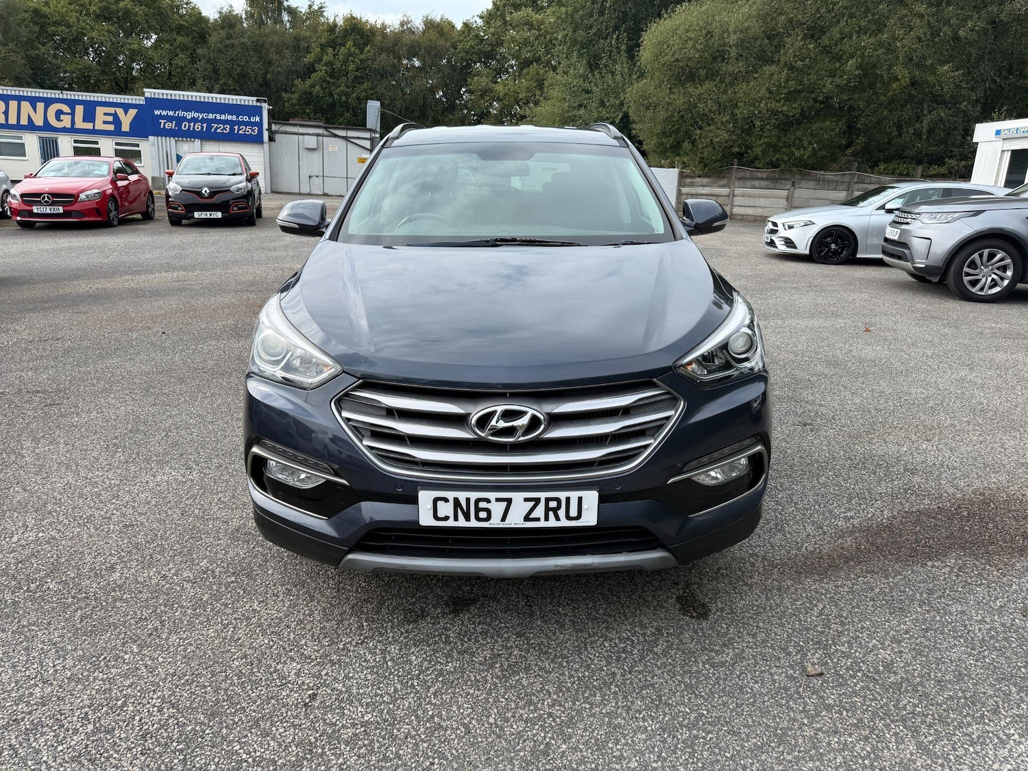 Used Hyundai Santa Fe 2017 for sale - 76094671: Photo 2