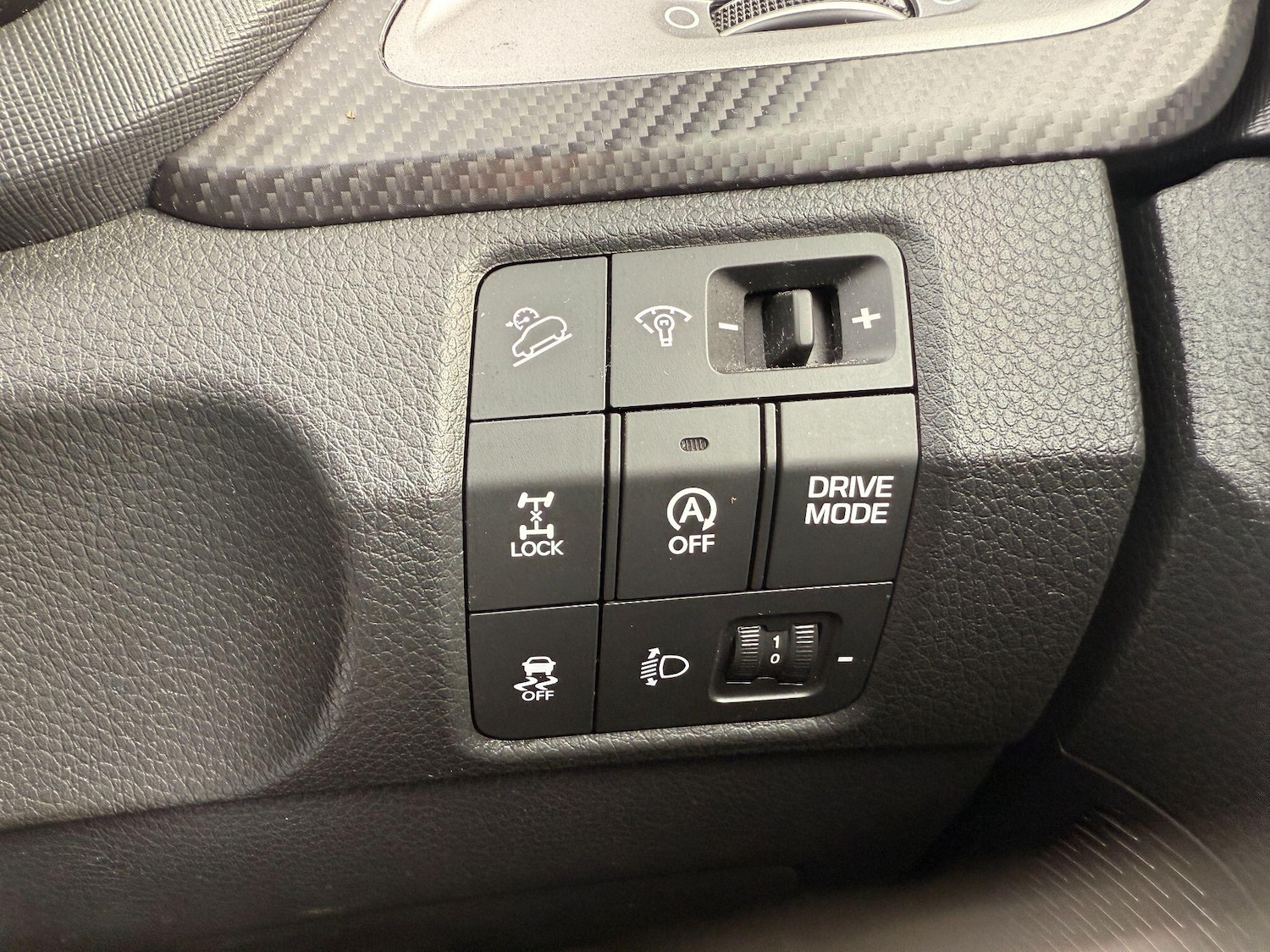 Used Hyundai Santa Fe 2017 for sale - 76094671: Photo 21