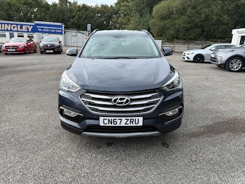 Used Hyundai Santa Fe 2017 for sale - 76094671: Photo 2
