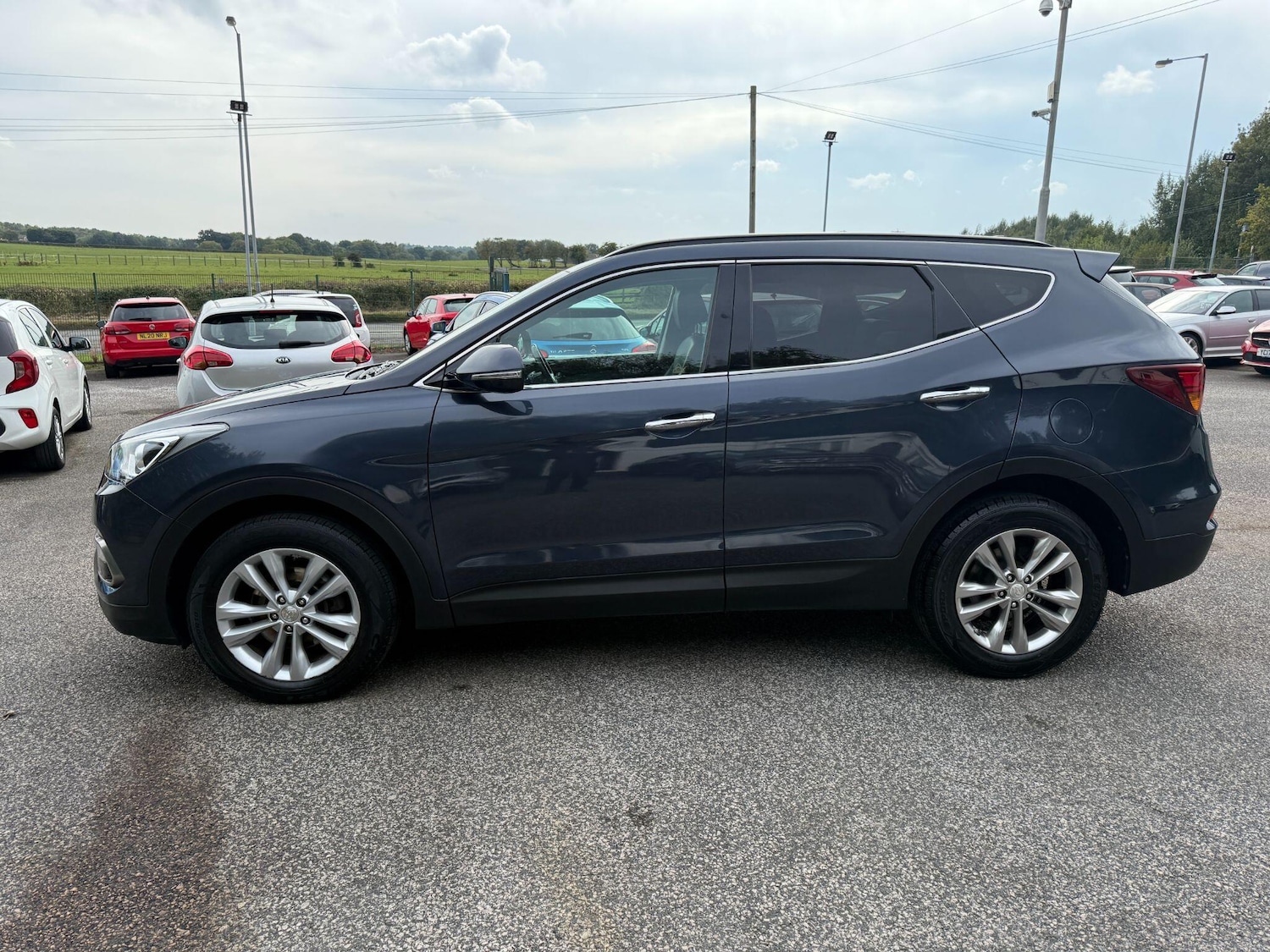 Used Hyundai Santa Fe 2017 for sale - 76094671: Photo 4