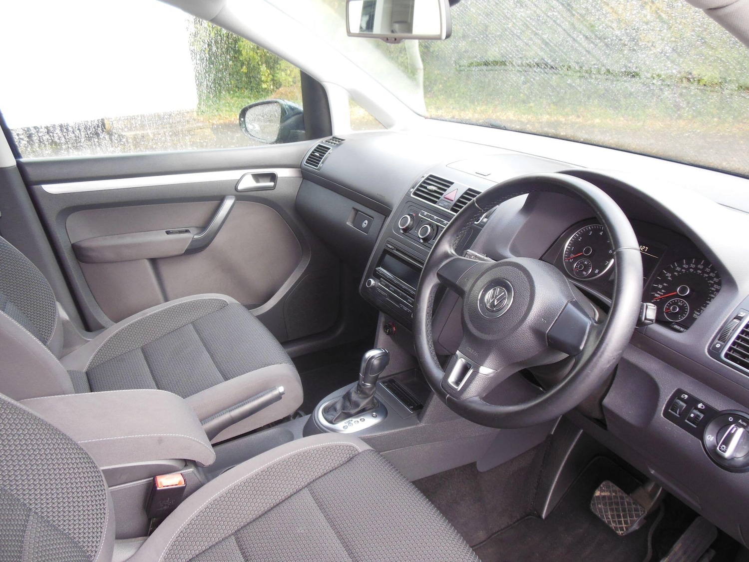 Used Volkswagen Touran for sale - 76886814: Photo 10