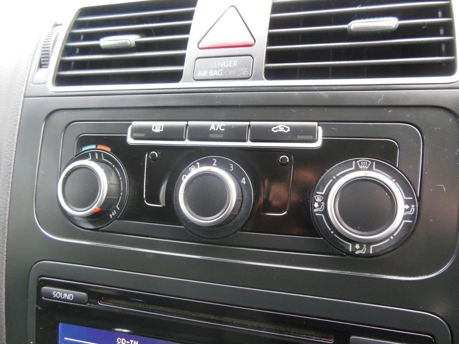 Used Volkswagen Touran for sale - 76886814: Photo 14