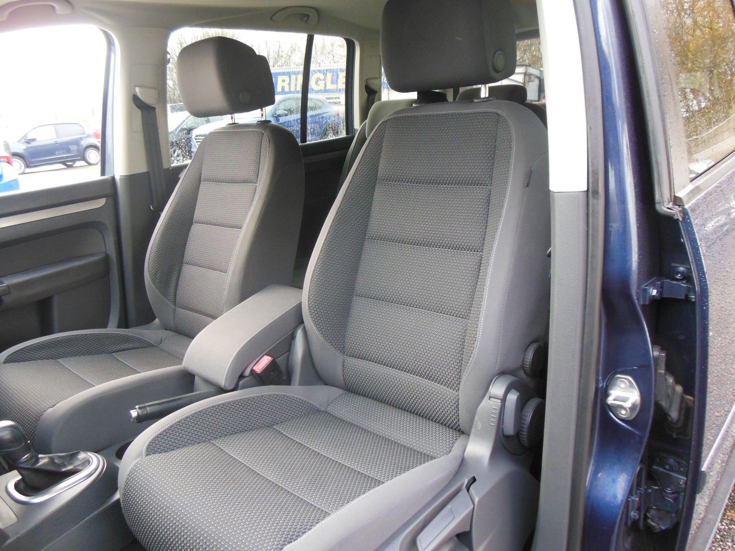 Used Volkswagen Touran for sale - 76886814: Photo 24