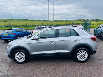 Used Volkswagen T-Roc 2023 for sale - 78636488: Photo