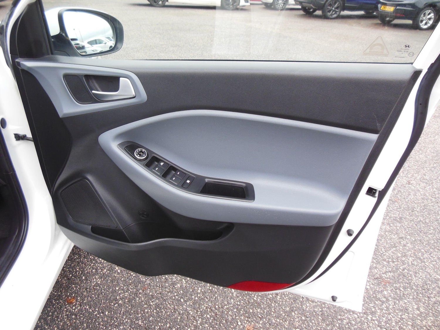 Used Hyundai i20 2017 for sale - 76472115: Photo 17