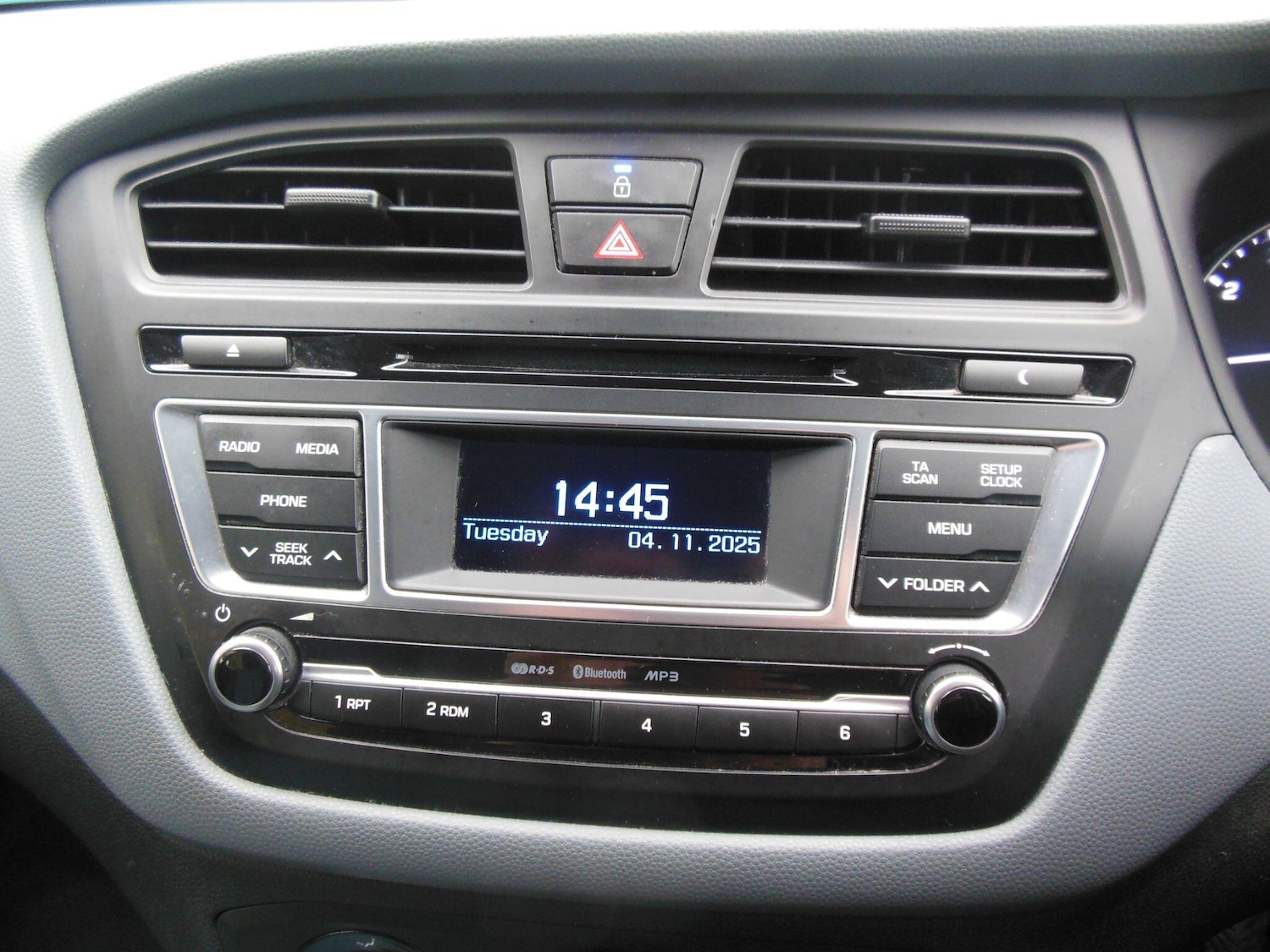 Used Hyundai i20 2017 for sale - 76472115: Photo 25